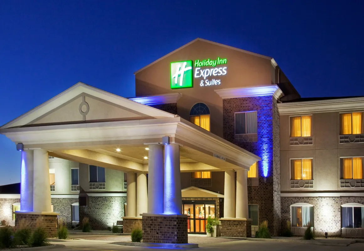 Holiday Inn Express & Suites Sioux Center by IHG hotel hero
