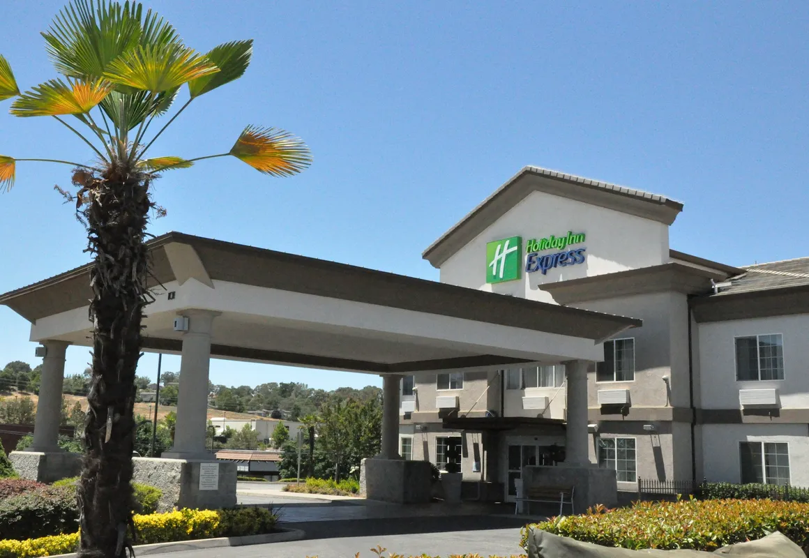 Holiday Inn Express Hotel & Suites Jackson by IHG hotel hero