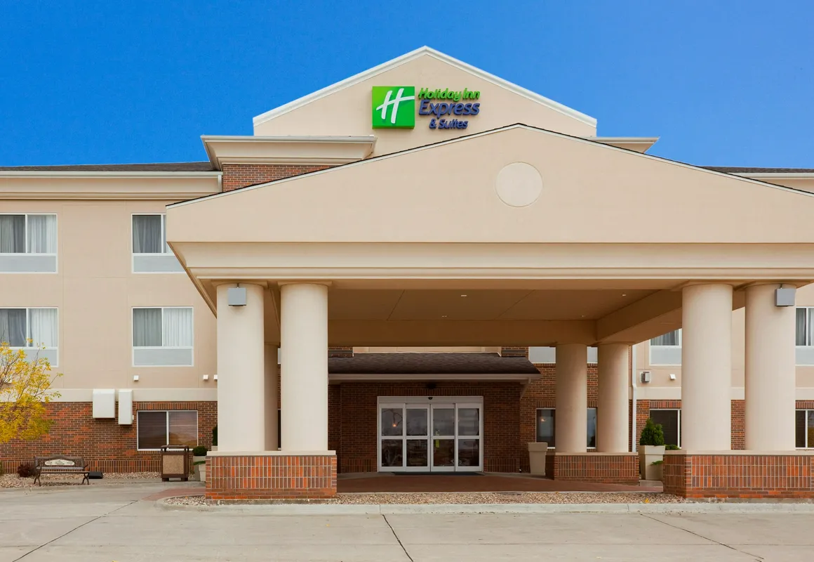 Holiday Inn Express & Suites Yankton by IHG hotel hero