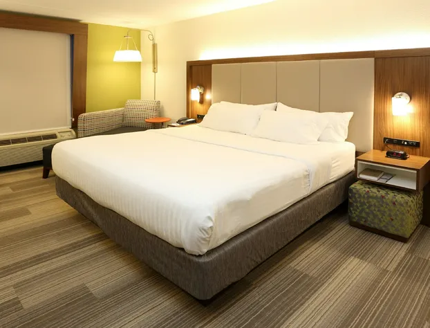 Holiday Inn Express & Suites Newport News by IHG hotel detail image 4