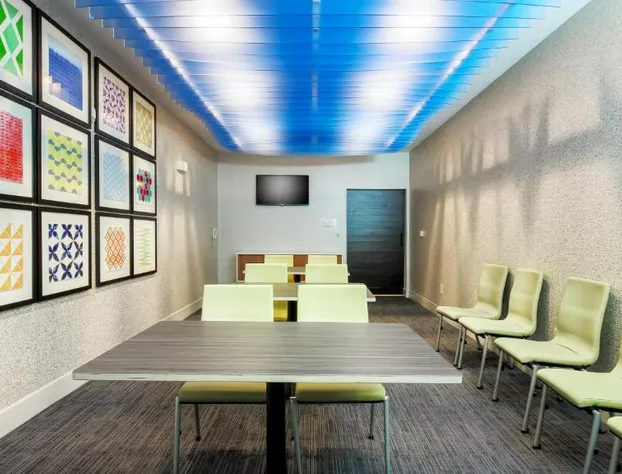 Holiday Inn Express Las Vegas - Stadium Area by IHG hotel detail image 3
