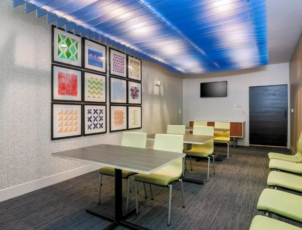 Holiday Inn Express Las Vegas - Stadium Area by IHG hotel detail image 4