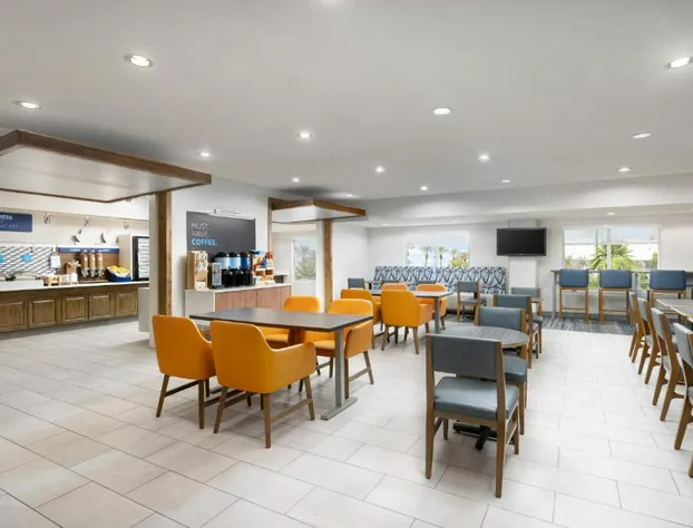 Holiday Inn Express Las Vegas - Stadium Area by IHG hotel detail image 4