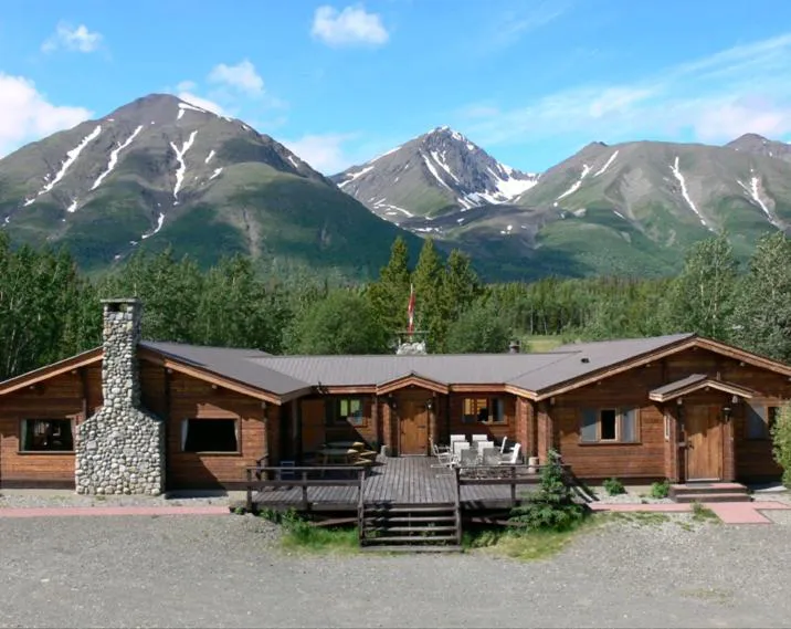 Dalton Trail Lodge hotel hero