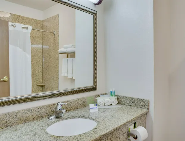 Quality Inn & Suites Bethany - Oklahoma City West hotel detail image 4