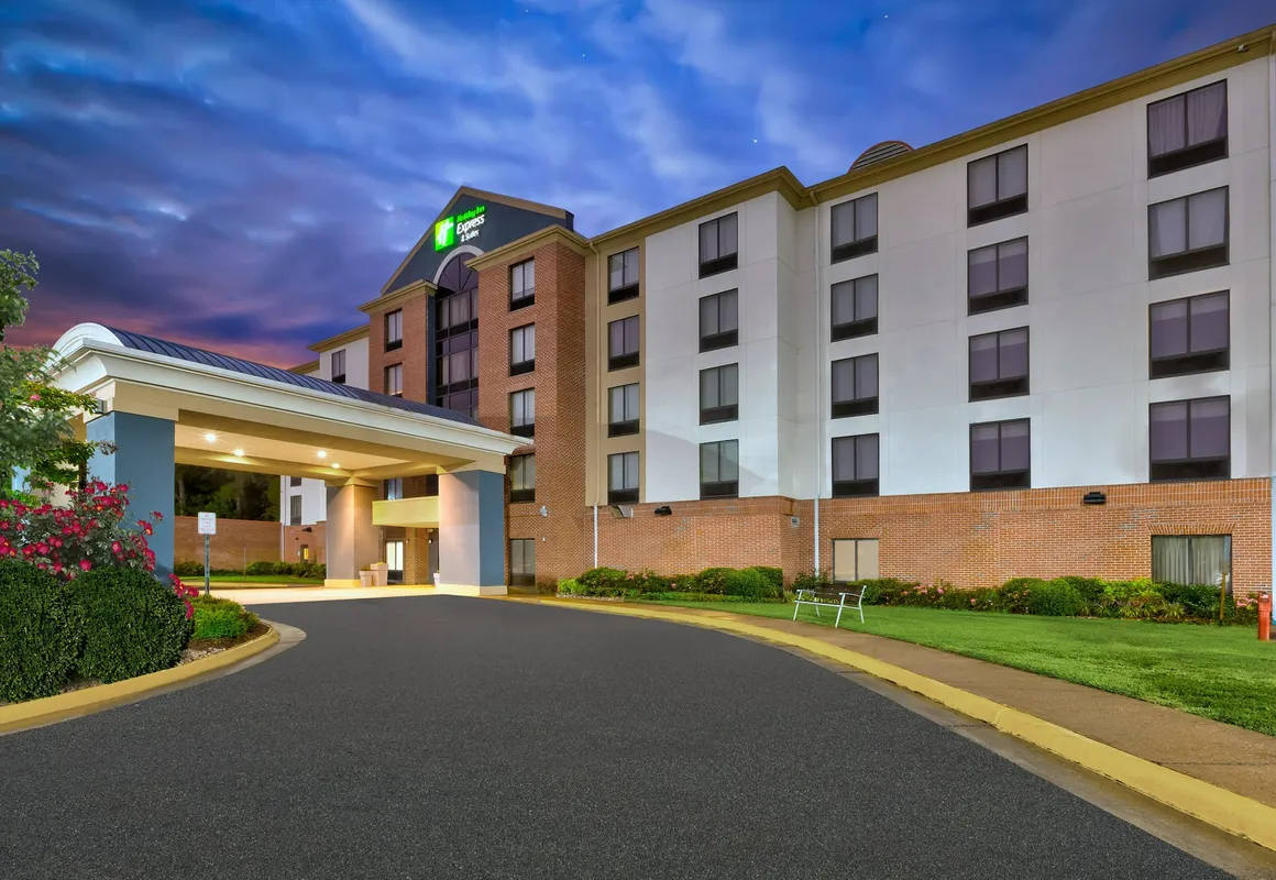 Holiday Inn Express Hotel & Suites Chesapeake by IHG hotel hero