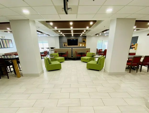 Holiday Inn Express Hotel & Suites Chesapeake by IHG hotel detail image 3