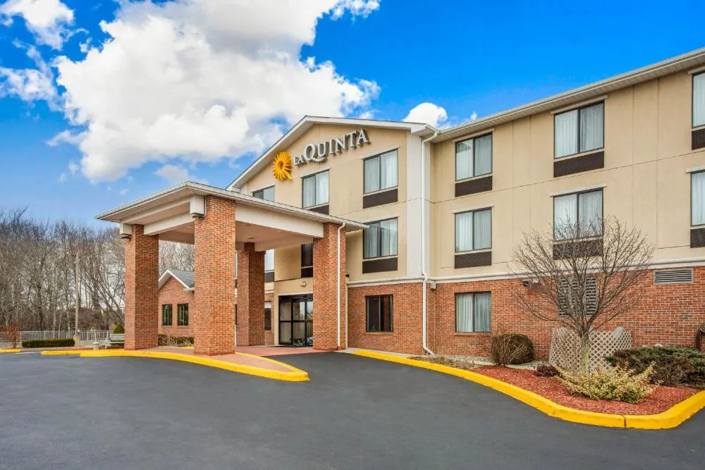 La Quinta Inn & Suites by Wyndham Norwich-Plainfield-Casino hotel hero