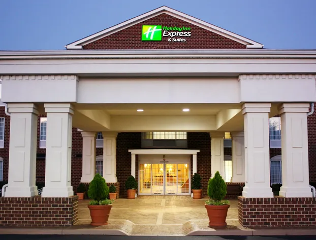 Holiday Inn Express Hotel & Suites Warrenton by IHG hotel detail image 1