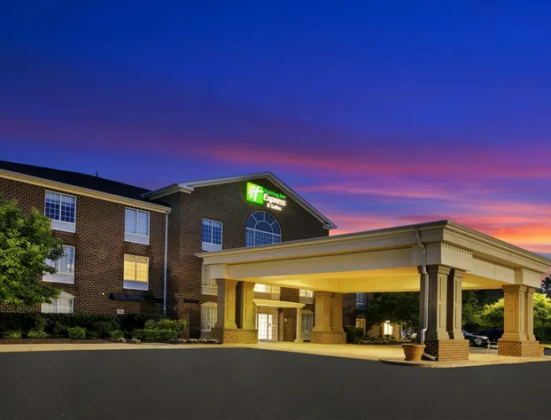 Holiday Inn Express Hotel & Suites Warrenton by IHG hotel detail image 3