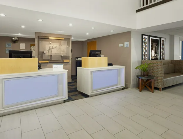 Holiday Inn Express Hotel & Suites Warrenton by IHG hotel detail image 4