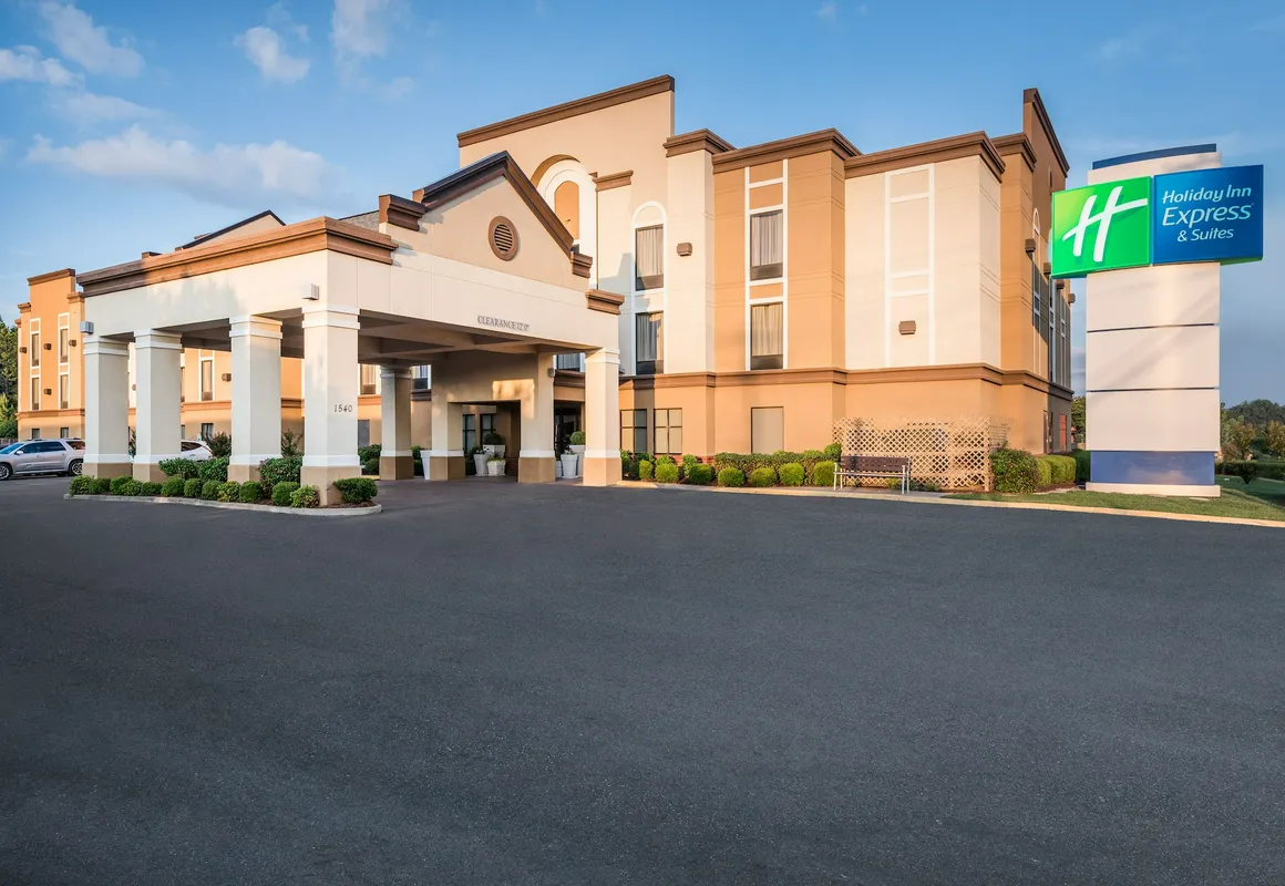 Holiday Inn Express & Suites Grenada by IHG hotel hero