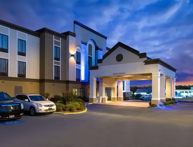 Holiday Inn Express & Suites Grenada by IHG hotel detail image 1