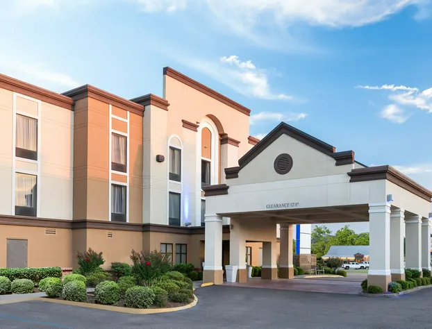 Holiday Inn Express & Suites Grenada by IHG hotel detail image 4