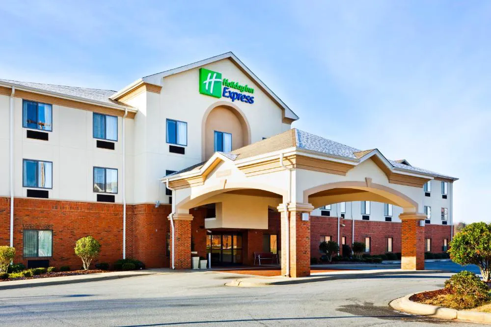 Holiday Inn Express Forest City by IHG hotel hero