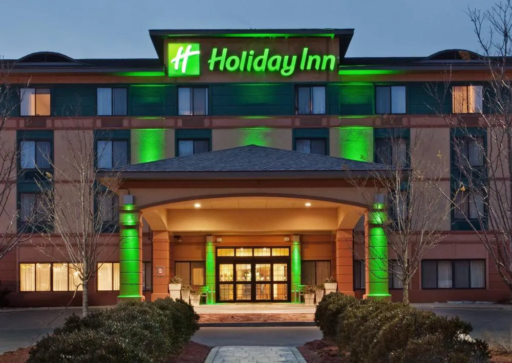 Holiday Inn Manchester Airport by IHG hotel hero