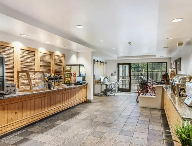 Red Lion Inn & Suites Goodyear Phoenix hotel detail image 4