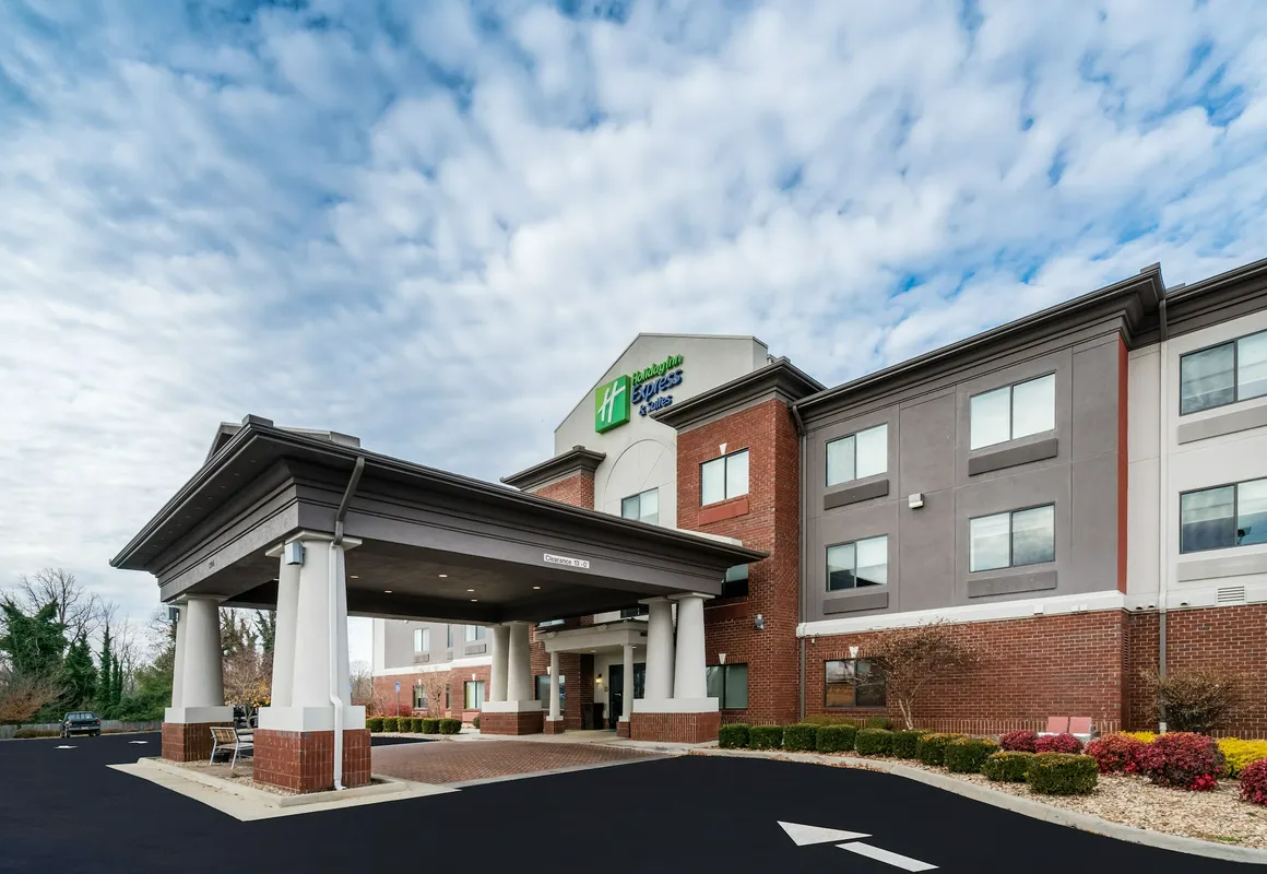 Holiday Inn Express Hotel & Suites Rocky Mount by IHG hotel hero
