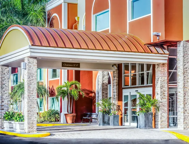 Holiday Inn Express & Suites Bradenton West by IHG hotel detail image 1