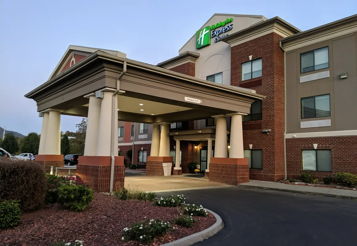 Holiday Inn Express & Suites Claypool Hill (Richlands Area) by IHG hotel hero
