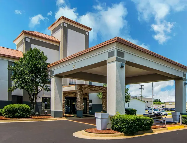 Clarion Pointe South Boston - Danville East hotel detail image 2