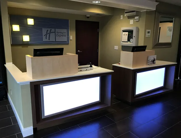 Holiday Inn Express Hotel & Suites St. Paul-Woodbury by IHG hotel detail image 2