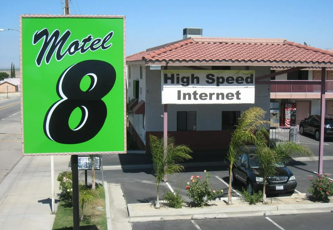 Motel 8 hotel hero