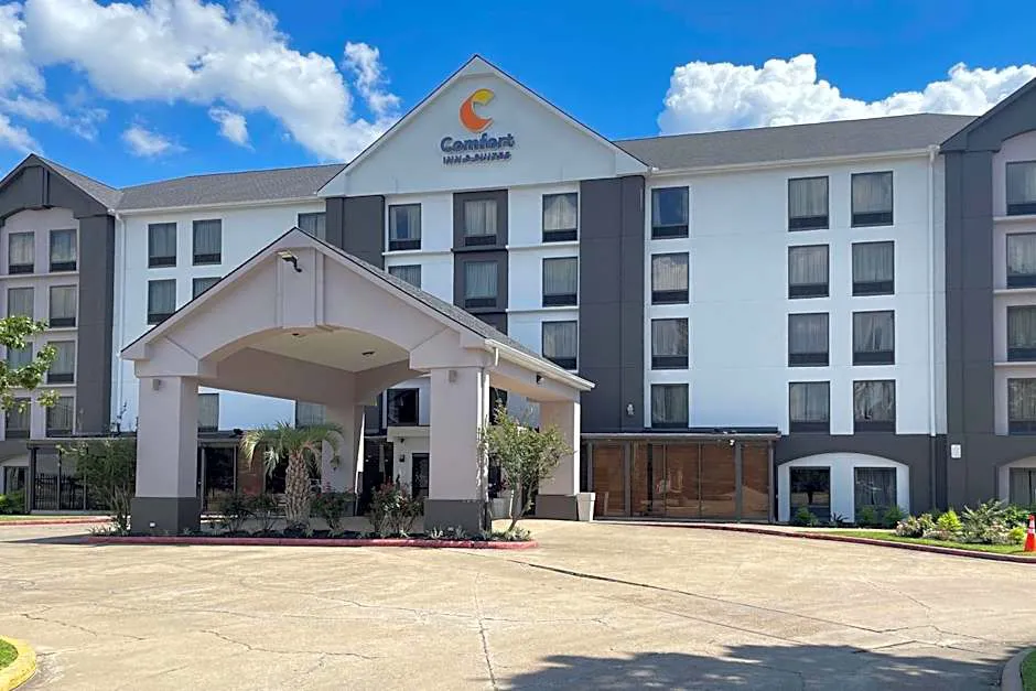 Comfort Inn & Suites Houston I-10 West Energy Corridor hotel hero