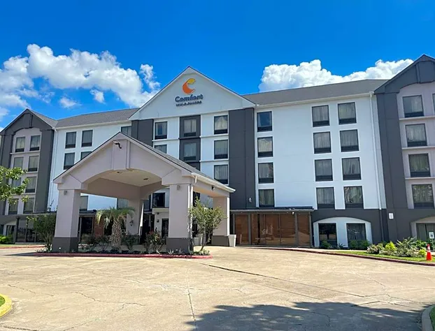 Comfort Inn & Suites Houston I-10 West Energy Corridor hotel detail image 1