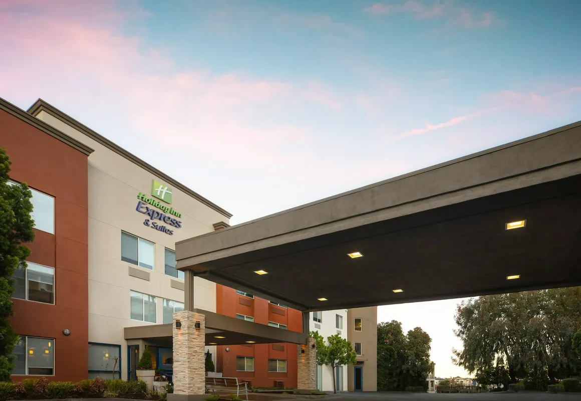 Holiday Inn Express Suites Belmont by IHG hotel hero
