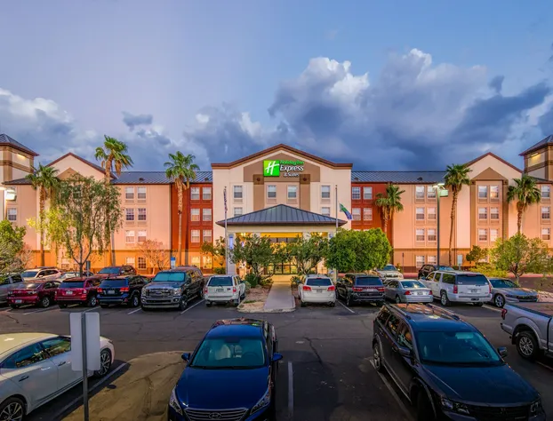 Holiday Inn Express Hotel & Suites Phoenix-Airport by IHG hotel detail image 3