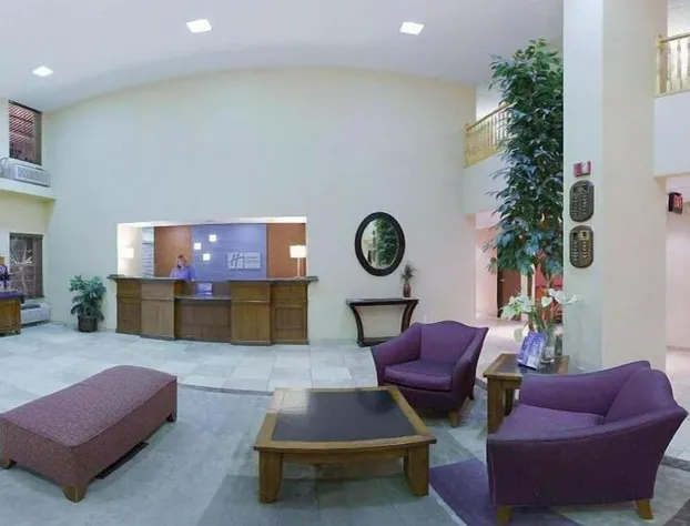 Holiday Inn Express Hotel & Suites Phoenix-Airport by IHG hotel detail image 4