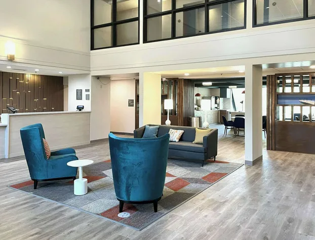 Comfort Inn & Suites NW Milwaukee hotel detail image 4