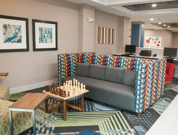 Holiday Inn Express & Suites Norfolk by IHG hotel detail image 4