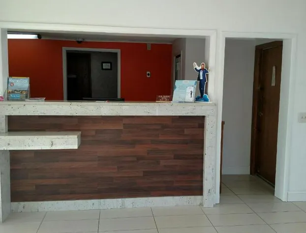 Howard Johnson by Wyndham Wilmington hotel detail image 1