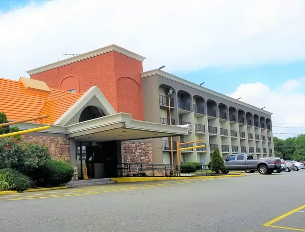 Howard Johnson by Wyndham Clifton NJ hotel detail image 2