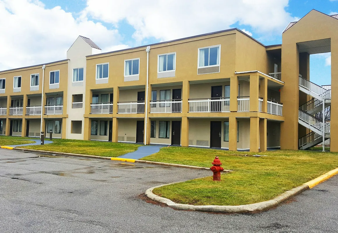 Super 8 by Wyndham Brook Park/Cleveland hotel hero