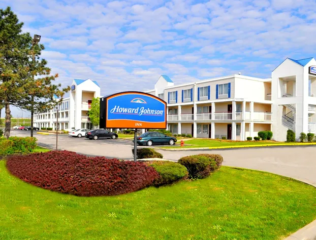 Super 8 by Wyndham Brook Park/Cleveland hotel detail image 2