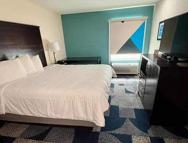 Baymont by Wyndham Iowa Lake Charles hotel detail image 3