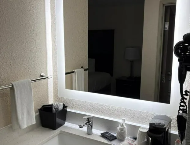 Baymont by Wyndham Iowa Lake Charles hotel detail image 4