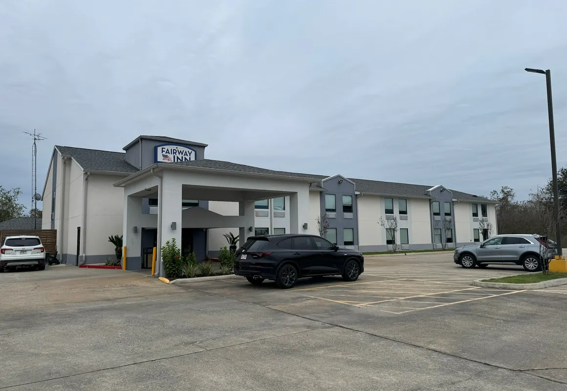 Baymont by Wyndham Iowa Lake Charles hotel hero