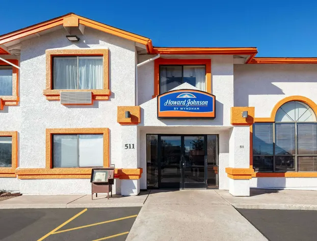 Howard Johnson by Wyndham Williams hotel detail image 2