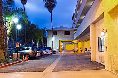 Howard Johnson by Wyndham Torrance hotel detail image 1