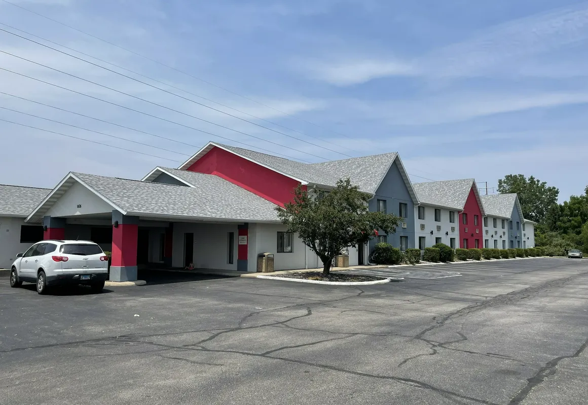 Ramada by Wyndham Effingham hotel hero