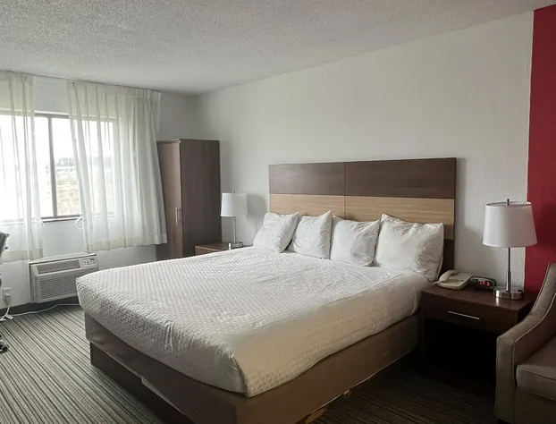 Ramada by Wyndham Effingham hotel detail image 3