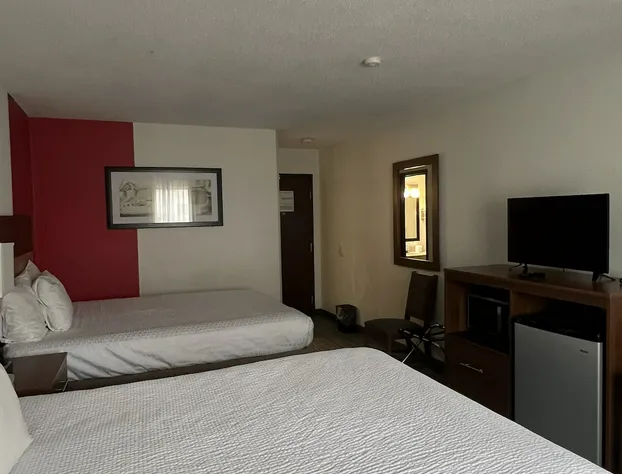 Ramada by Wyndham Effingham hotel detail image 4