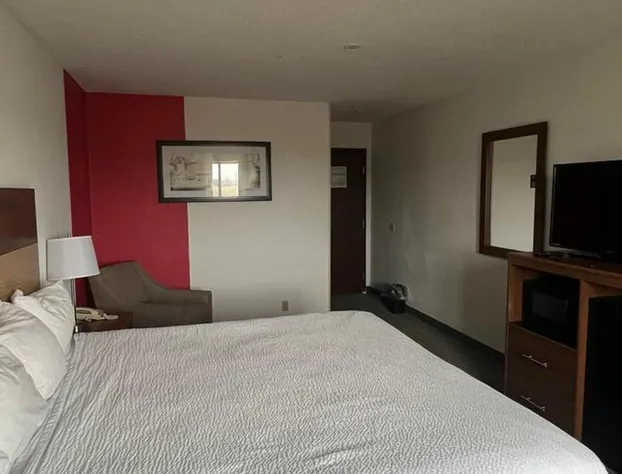 Ramada by Wyndham Effingham hotel detail image 1