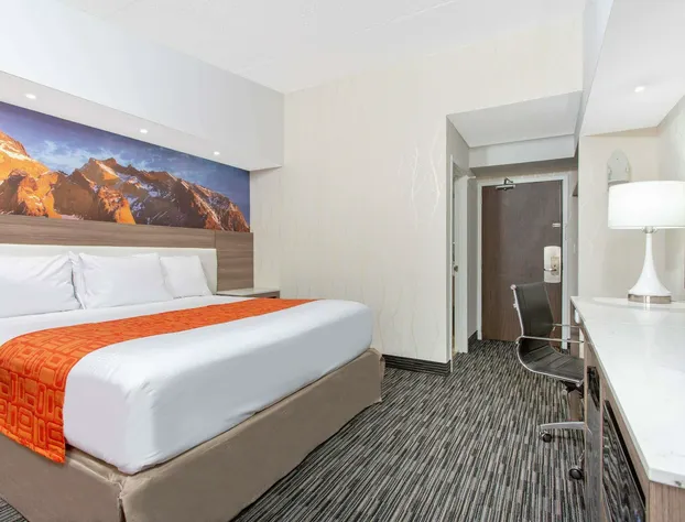 Howard Johnson by Wyndham Harrisburg hotel detail image 4