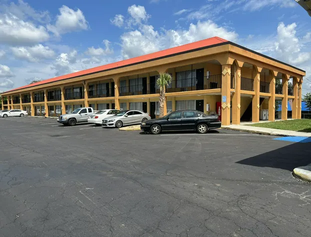 Country Hearth Inn & Suites Cartersville hotel detail image 4