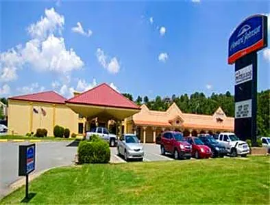 Howard Johnson by Wyndham Conway hotel detail image 2